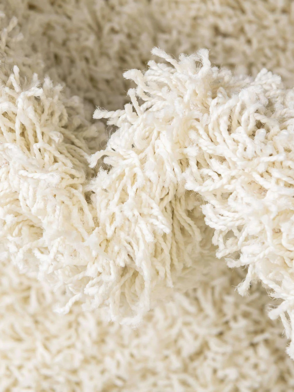 nuespacios-tapete-shag-solido-en-marfil-1 (1)